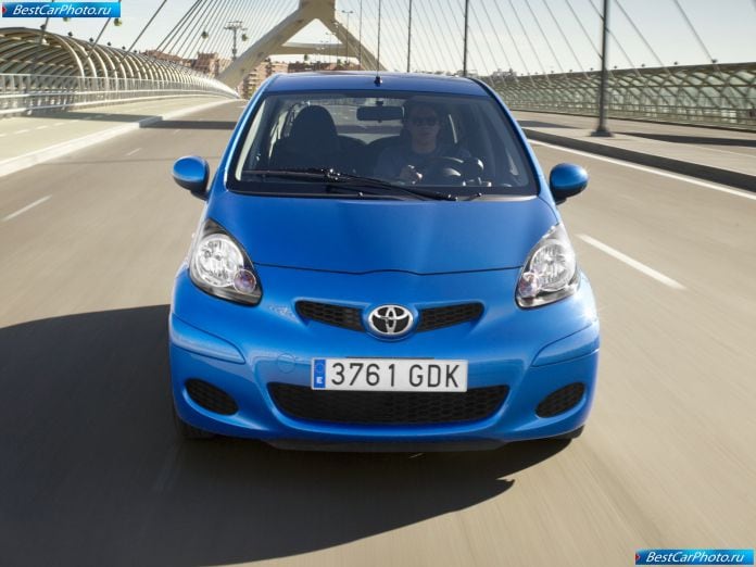 2009 Toyota Aygo - фотография 16 из 38