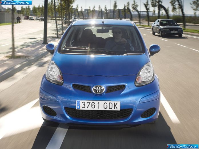 2009 Toyota Aygo - фотография 18 из 38