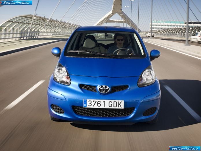2009 Toyota Aygo - фотография 20 из 38