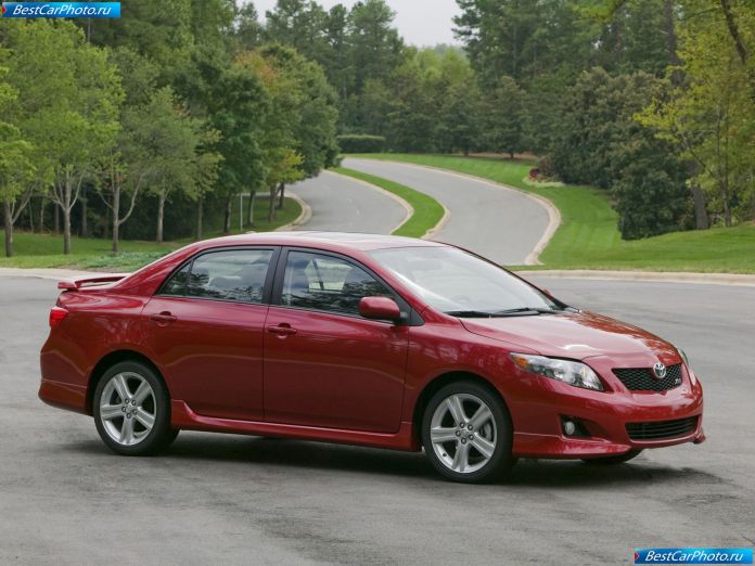 2009 Toyota Corolla Sedan - фотография 2 из 45