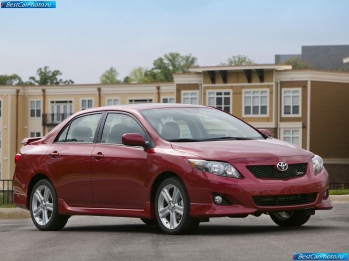 2009 Toyota Corolla Sedan - фотография 3 из 45