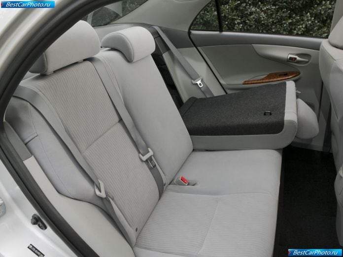 2009 Toyota Corolla Sedan - фотография 39 из 45