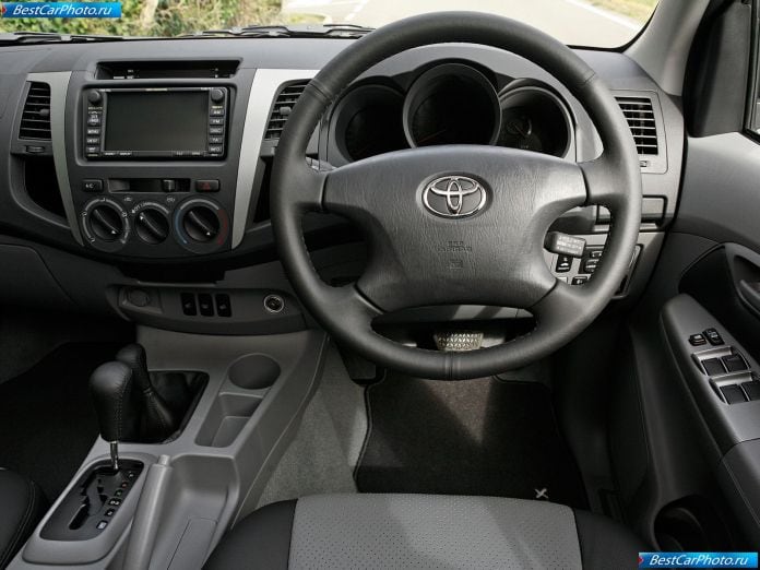 2009 Toyota Hilux High Power - фотография 10 из 11