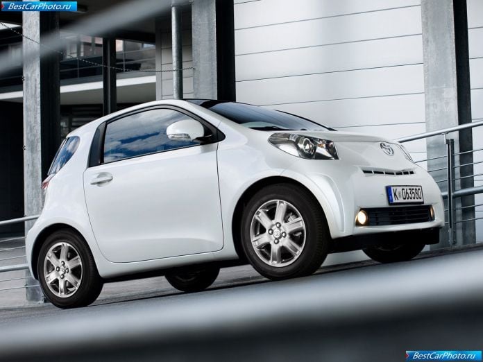 2009 Toyota Iq - фотография 1 из 204