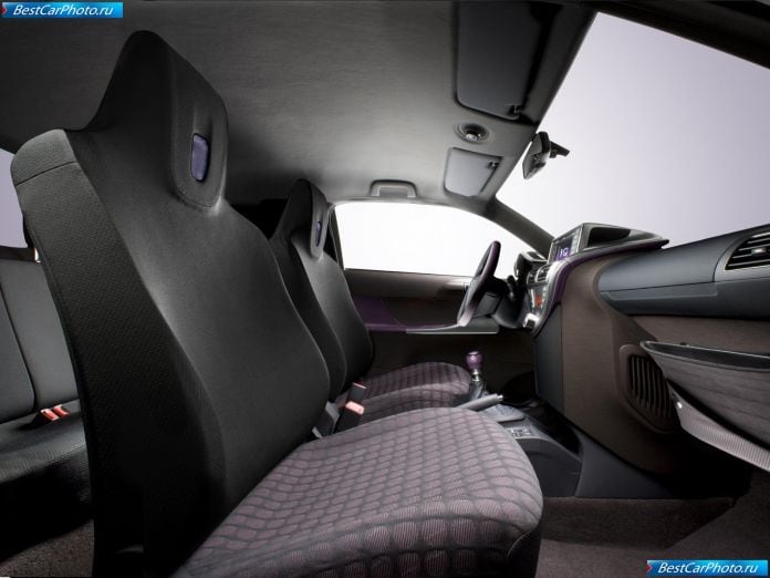 2009 Toyota Iq - фотография 133 из 204