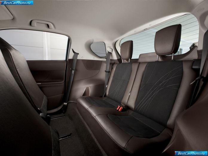 2009 Toyota Iq - фотография 139 из 204