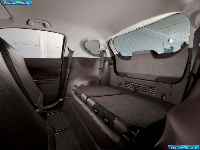 2009 Toyota Iq - фотография 140 из 204