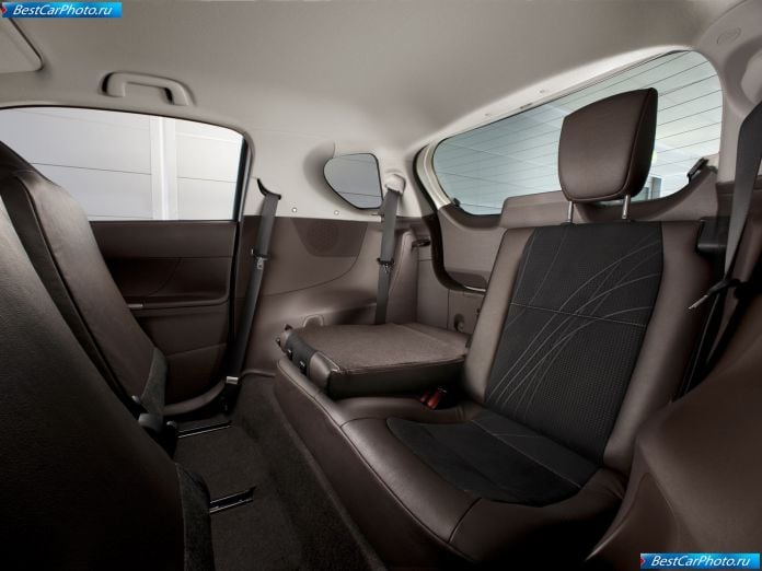 2009 Toyota Iq - фотография 142 из 204