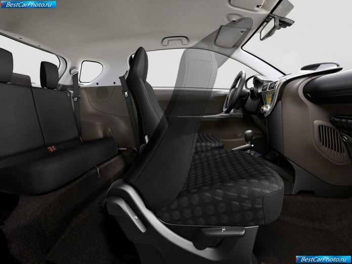 2009 Toyota Iq - фотография 152 из 204