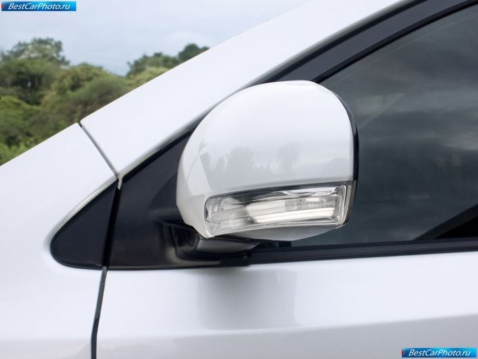2009 Toyota Iq - фотография 165 из 204