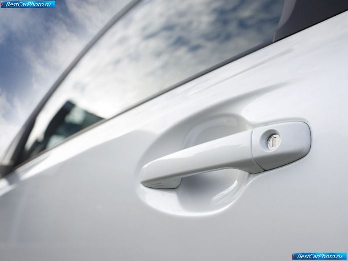 2009 Toyota Iq - фотография 168 из 204