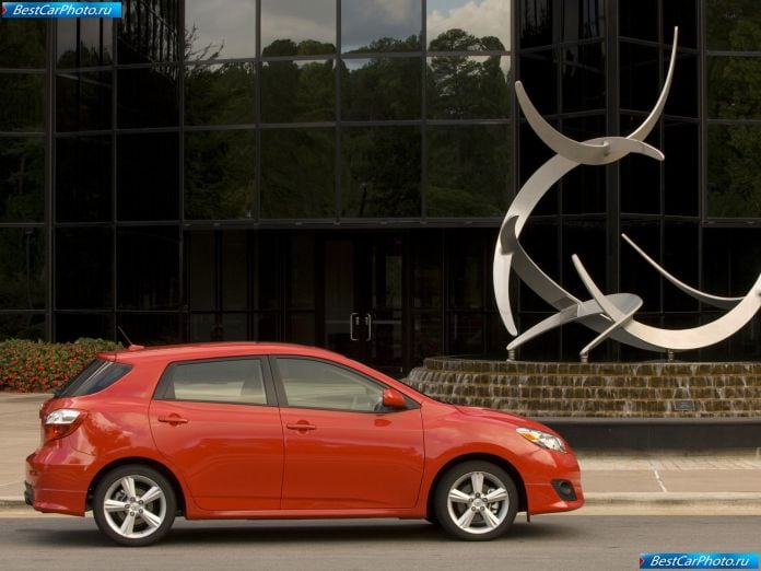 2009 Toyota Matrix - фотография 14 из 35