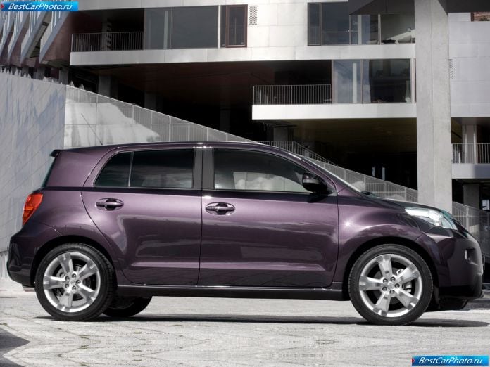 2009 Toyota Urban Cruiser - фотография 8 из 22