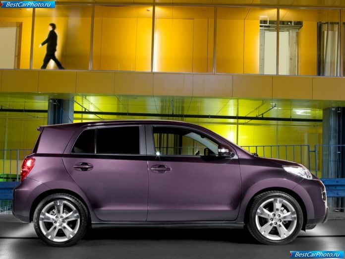 2009 Toyota Urban Cruiser - фотография 9 из 22