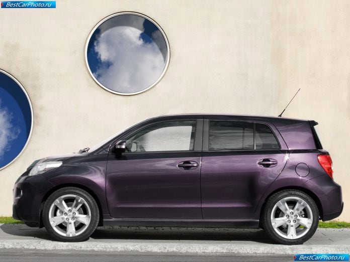2009 Toyota Urban Cruiser - фотография 10 из 22