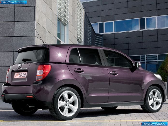 2009 Toyota Urban Cruiser - фотография 12 из 22