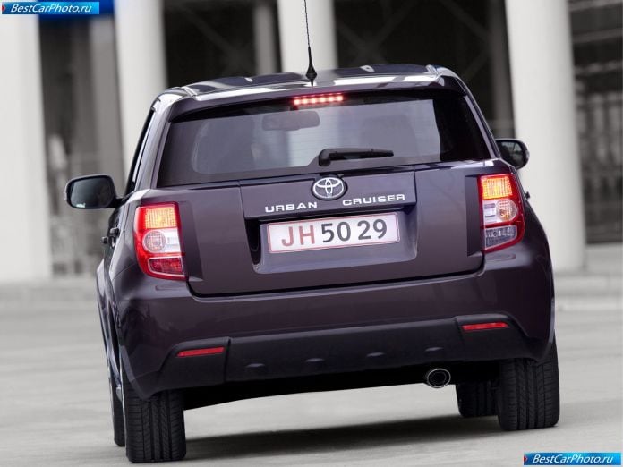 2009 Toyota Urban Cruiser - фотография 14 из 22
