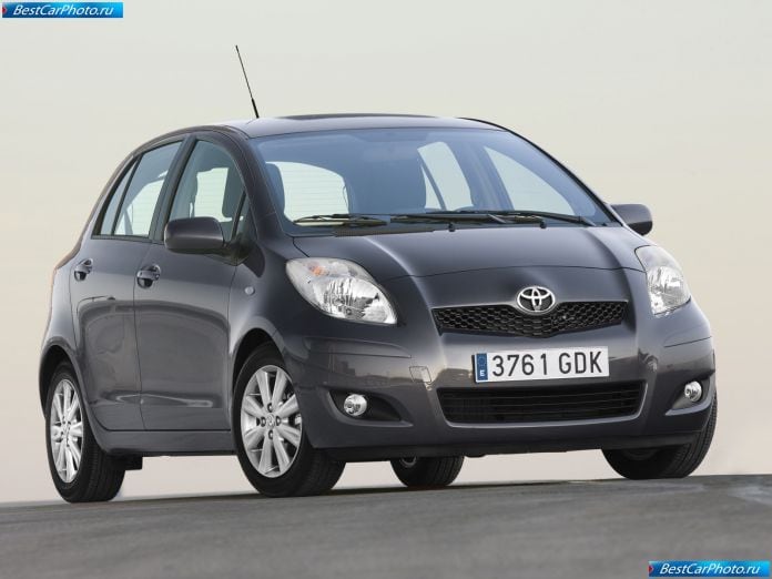 2009 Toyota Yaris - фотография 7 из 37