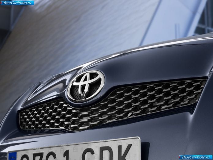 2009 Toyota Yaris - фотография 27 из 37