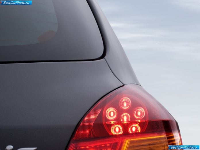 2009 Toyota Yaris - фотография 30 из 37