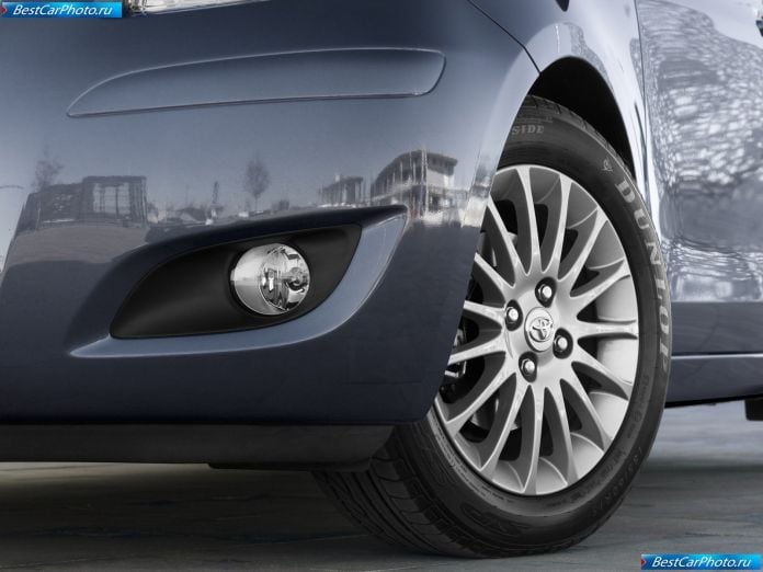 2009 Toyota Yaris - фотография 33 из 37