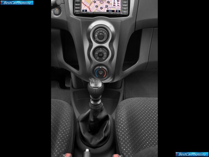 2009 Toyota Yaris - фотография 36 из 37