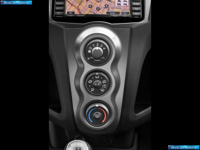 2009 Toyota Yaris - фотография 37 из 37