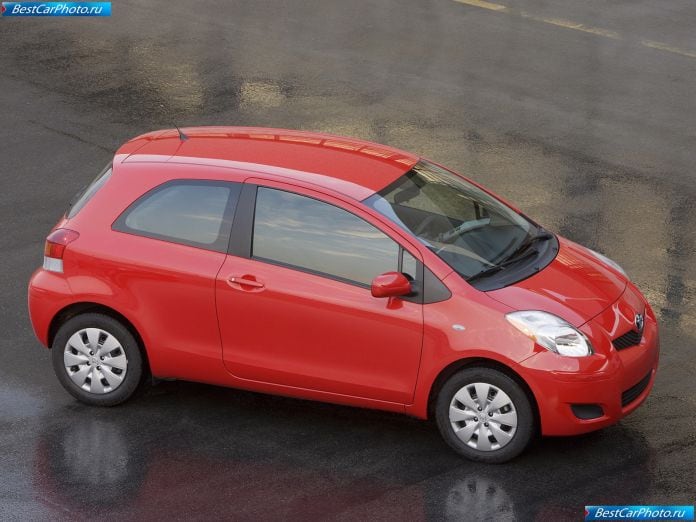 2009 Toyota Yaris 3-door - фотография 5 из 24