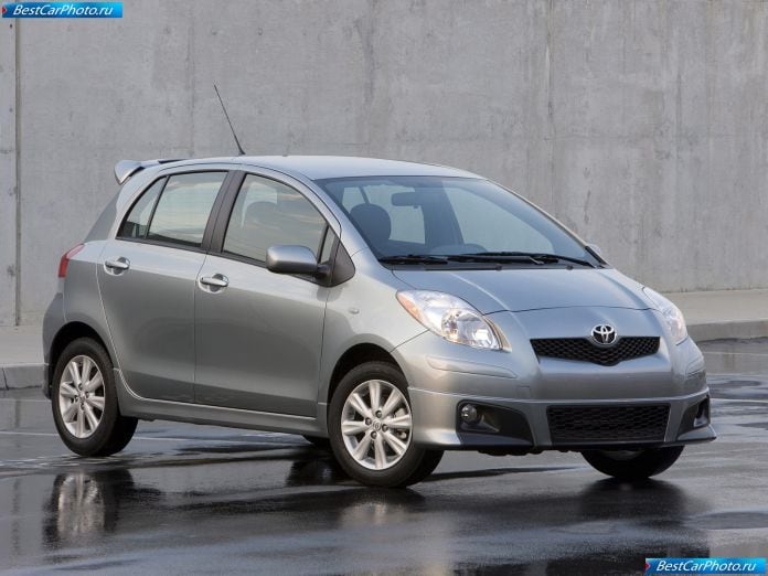 2009 Toyota Yaris 5-door - фотография 1 из 21