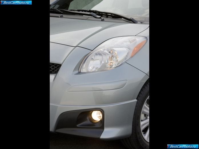 2009 Toyota Yaris 5-door - фотография 14 из 21