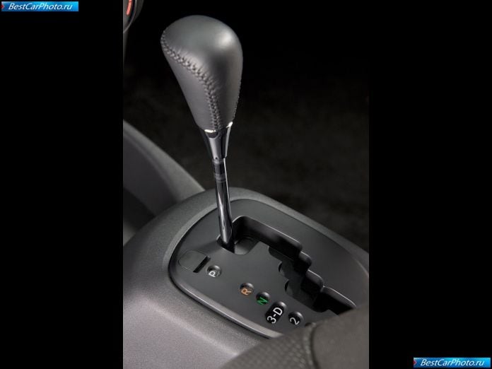 2009 Toyota Yaris 5-door - фотография 21 из 21