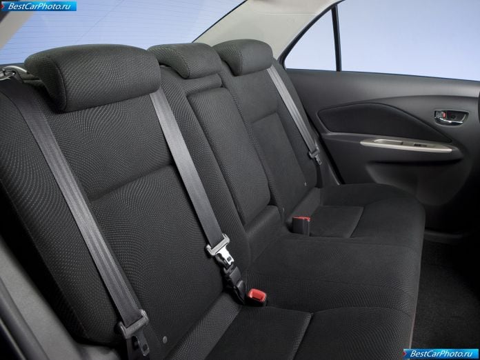 2009 Toyota Yaris Sedan - фотография 10 из 11