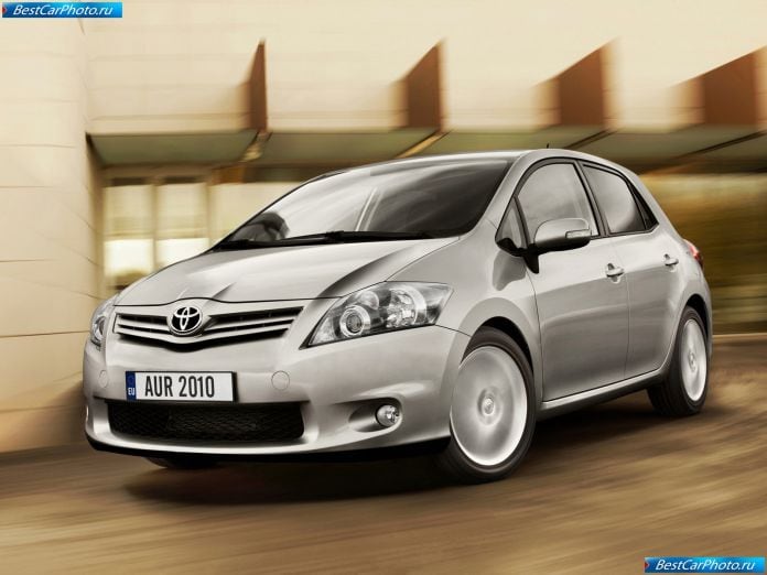 2010 Toyota Auris - фотография 1 из 57