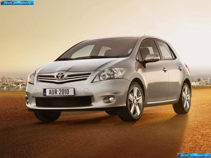 2010 Toyota Auris - фотография 2 из 57