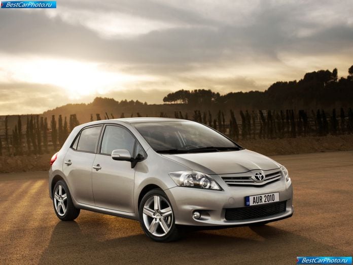 2010 Toyota Auris - фотография 3 из 57