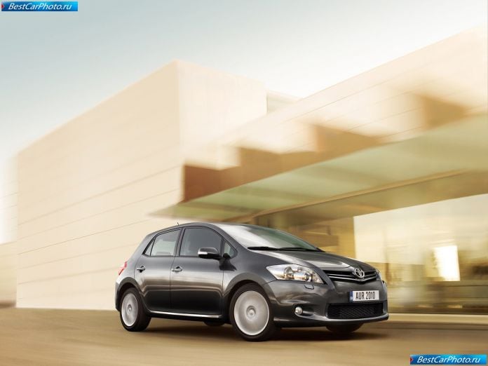 2010 Toyota Auris - фотография 13 из 57