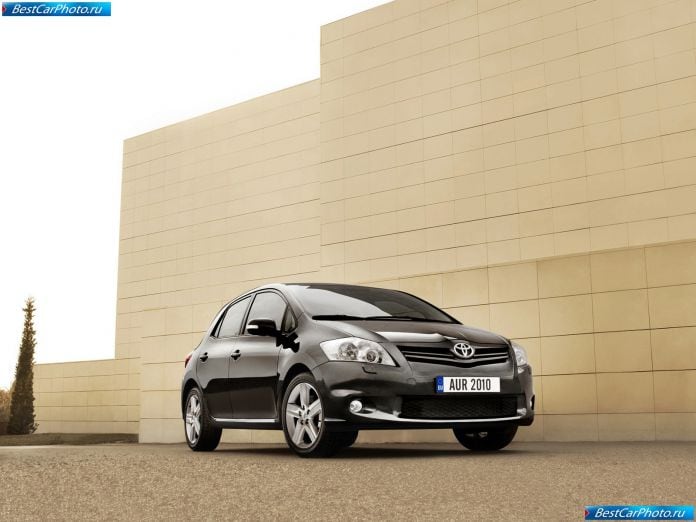 2010 Toyota Auris - фотография 17 из 57