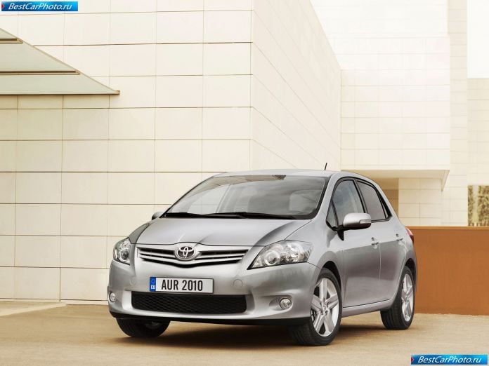 2010 Toyota Auris - фотография 18 из 57