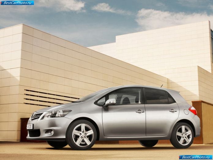 2010 Toyota Auris - фотография 22 из 57