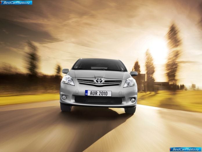 2010 Toyota Auris - фотография 35 из 57