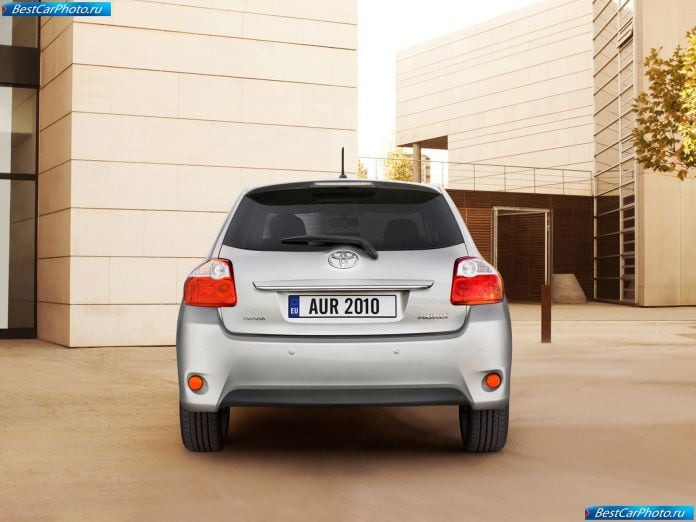 2010 Toyota Auris - фотография 37 из 57