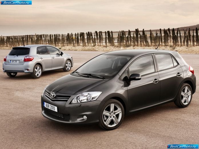 2010 Toyota Auris - фотография 38 из 57
