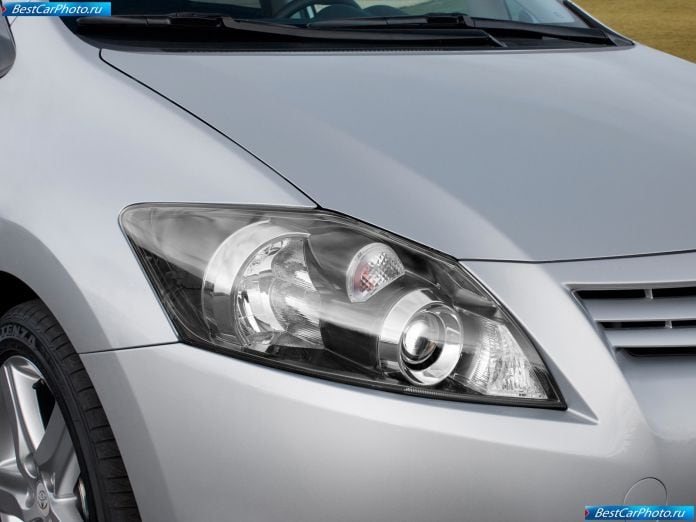 2010 Toyota Auris - фотография 48 из 57