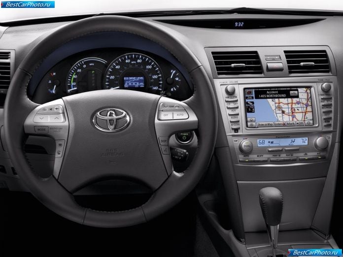 2010 Toyota Camry - фотография 5 из 6