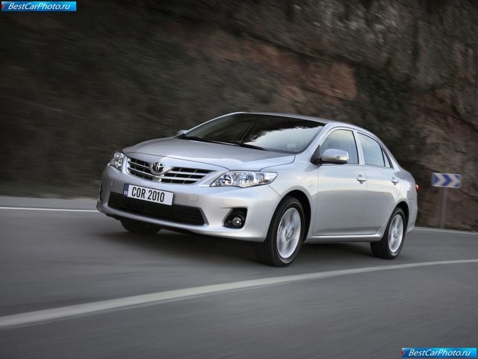 2010 Toyota Corolla - фотография 1 из 37