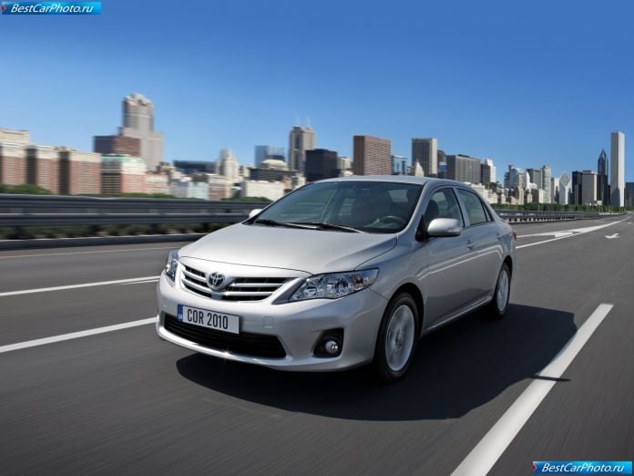 2010 Toyota Corolla - фотография 2 из 37