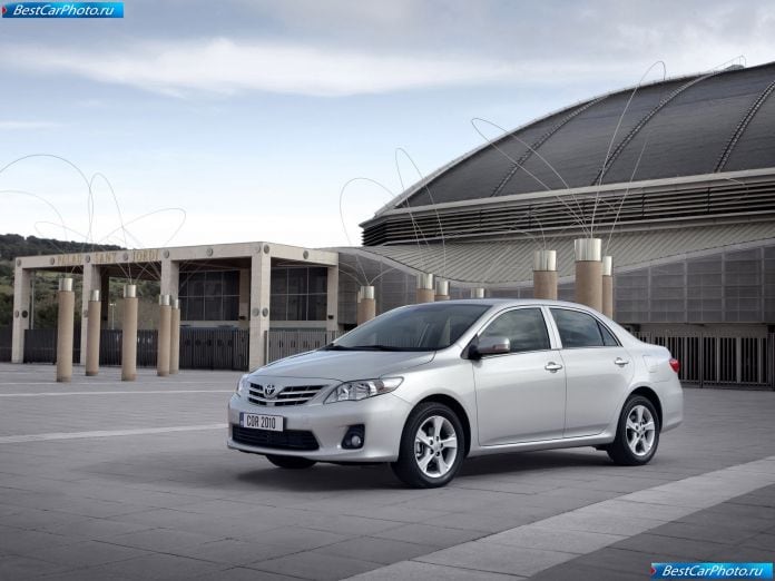2010 Toyota Corolla - фотография 4 из 37
