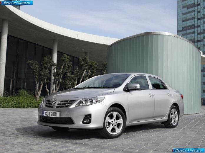 2010 Toyota Corolla - фотография 5 из 37