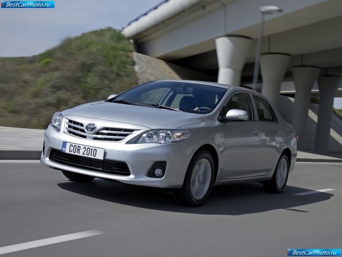 2010 Toyota Corolla - фотография 7 из 37
