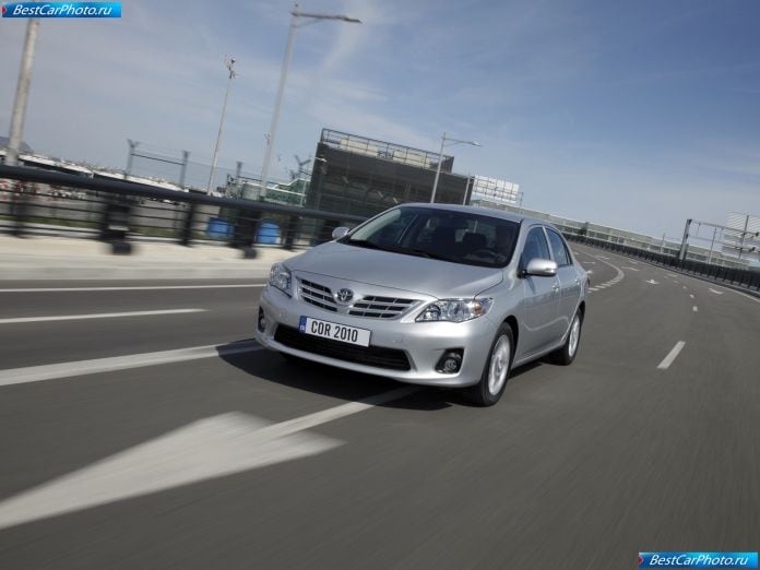 2010 Toyota Corolla - фотография 8 из 37
